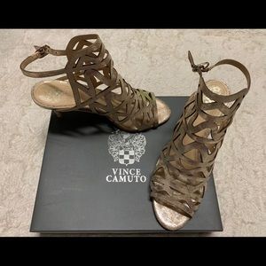 ☀️VINCE CAMUTO PRISINTHA SANDAL. SIZE 9. WORN ONES